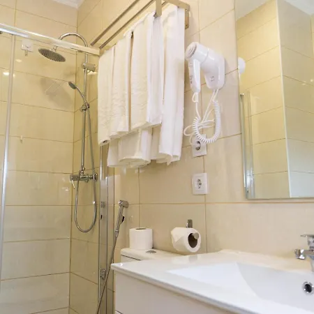 Guest house Residencial Do Areeiro 2*